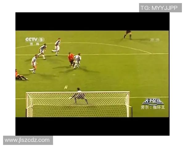 足球巨星心中最强阵容揭秘 球迷无法忽视的经典组合分析