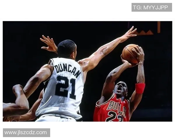 足球篮球四大球星争锋之路：跨越时代的辉煌与传承